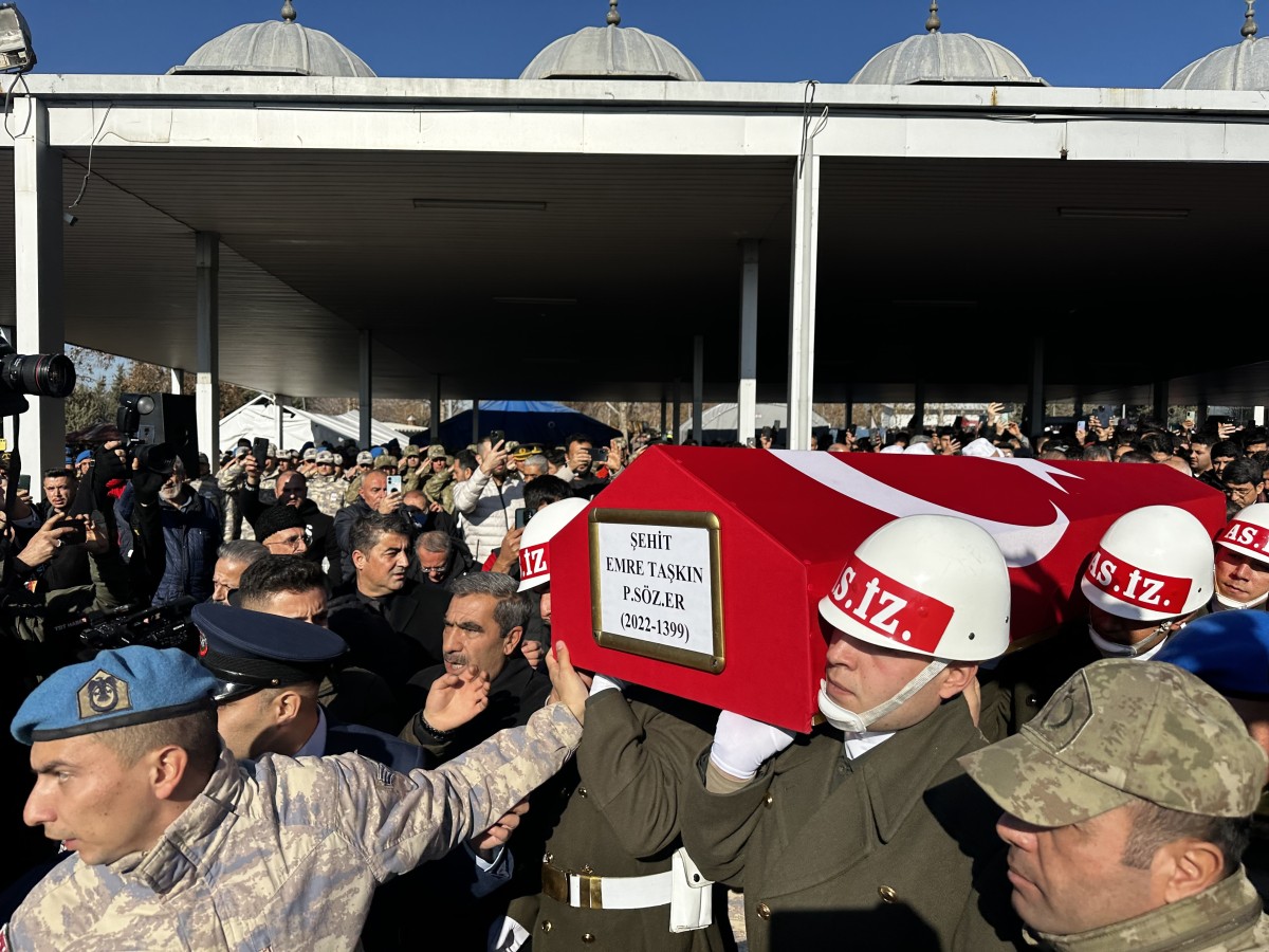 Şehit Emre Taşkın son yolculuğuna uğurlandı