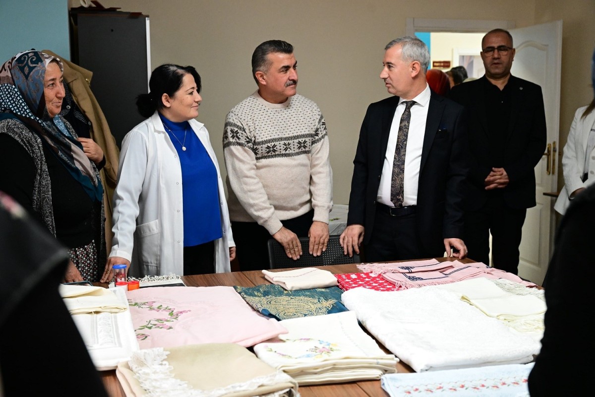 Hazır giyim kursunda üretilen kıyafetler Filistin’e gönderilecek