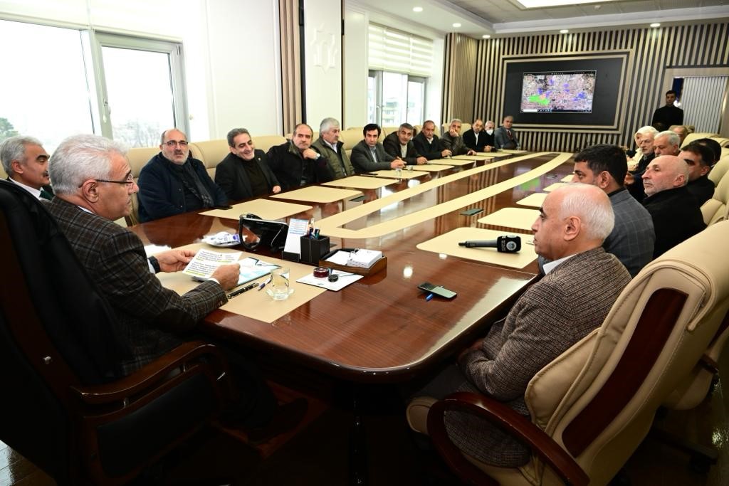 Güder ‘Yerinde Dönüşüm’ projesiyle ilgili muhtarlara bilgilendirme yaptı