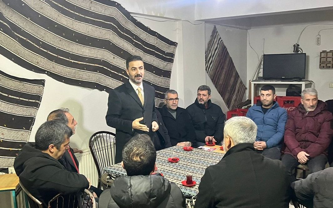 “Malatyalılar kara kışta konteynerde, yıkıma neden sözde siyasetçiler villalarda yaşıyor”