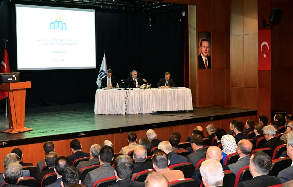 Vali Yazıcı, İl Koordinasyon Toplantısında işlerin yavaş yürümesini eleştirdi