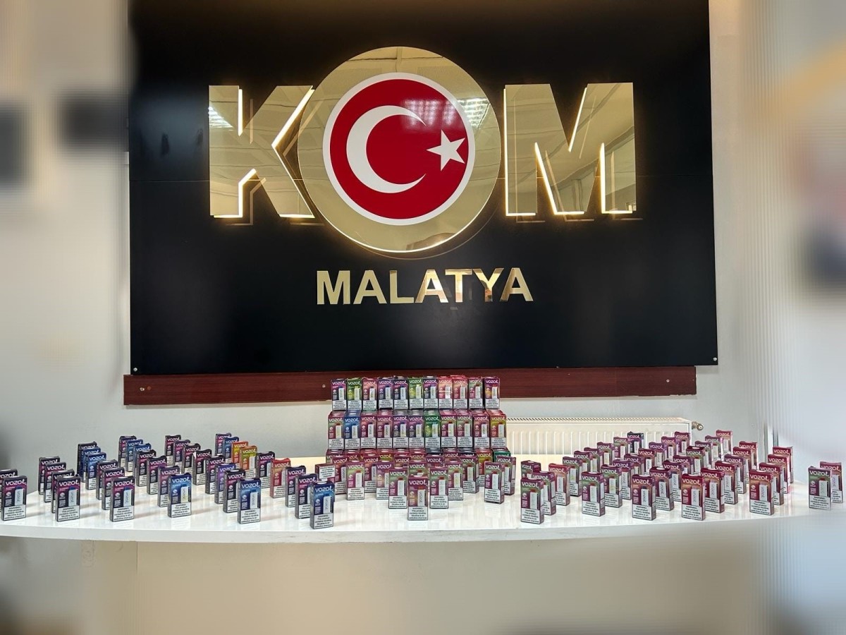 Yolcu otobüsünde kaçak elektronik sigara ele geçirildi