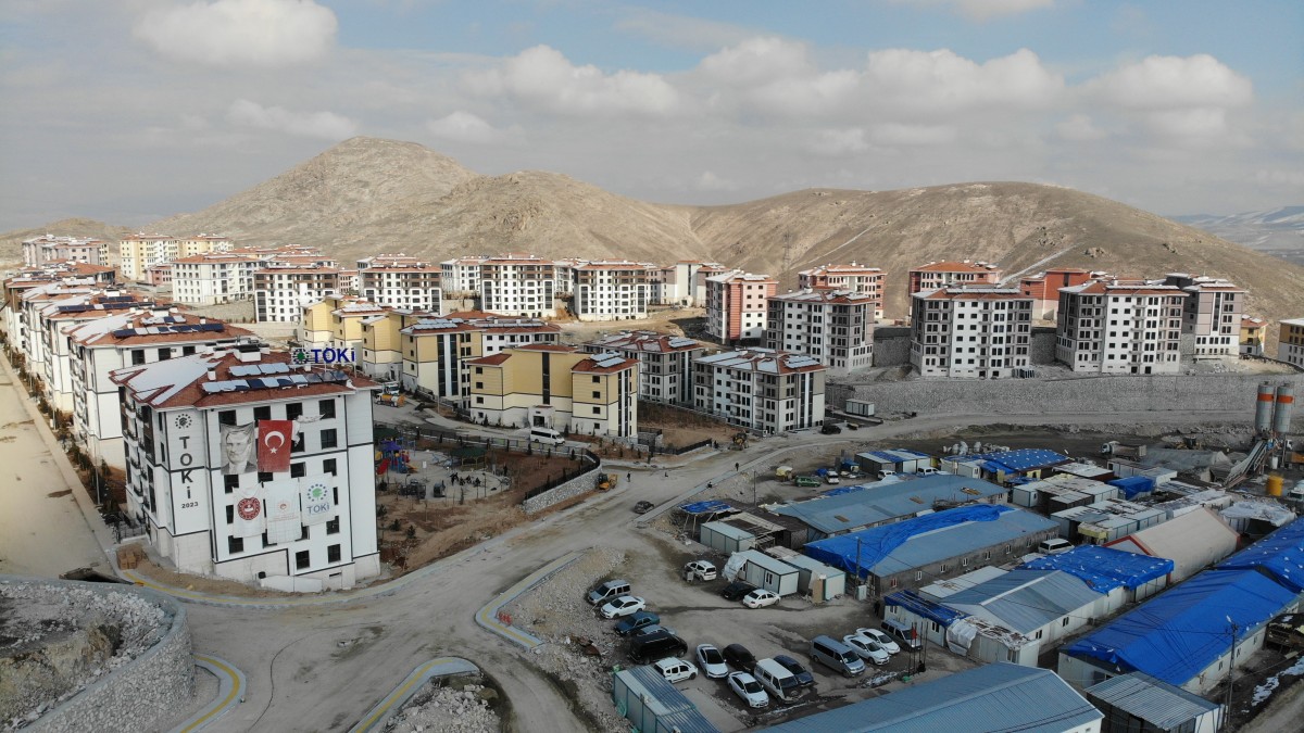 Ölmeztoprak: afetin izleri siliniyor