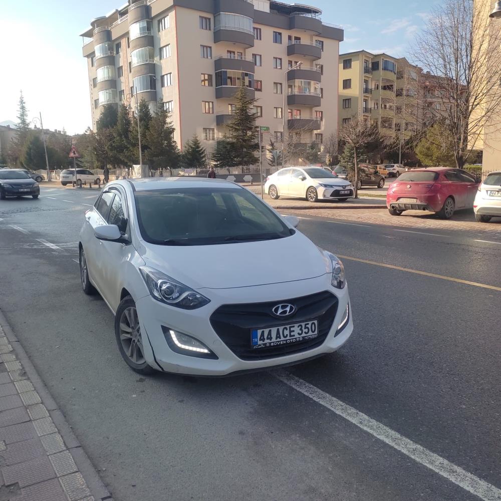 Elektrikli motosiklet ile Otomobil çarpıştı