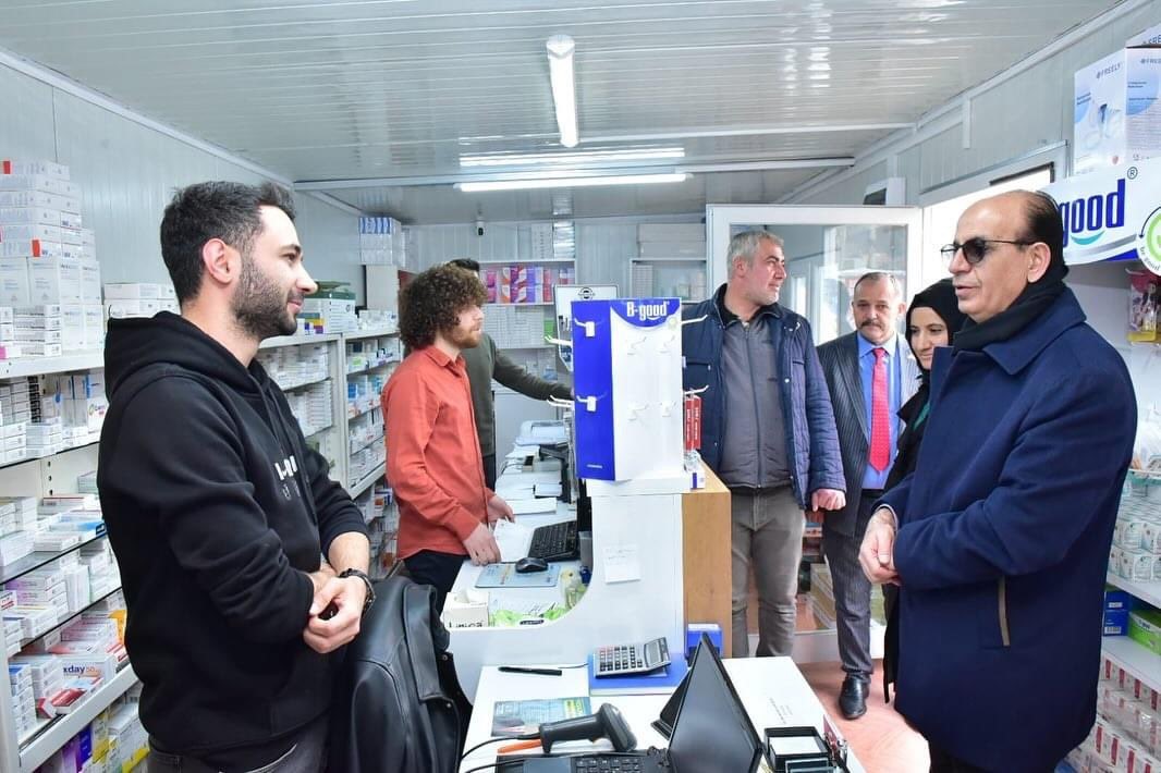 Prof. Dr. İlhan Geçit, esnafla bir araya geldi