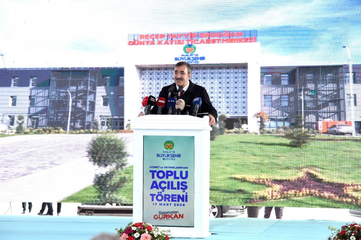 Cevdet Yılmaz Malatya'da: “Yıl sonunda 200 bin konut hak sahiplerine teslim edilecek”