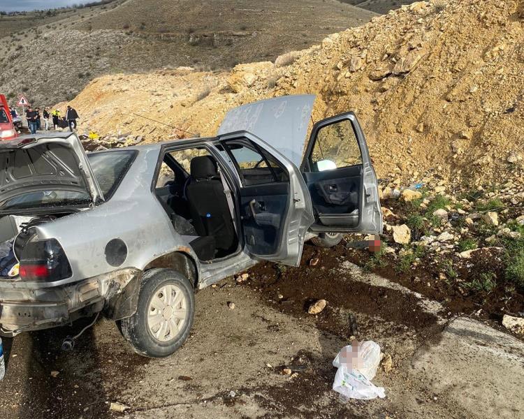 Otomobil sulama kanalına devrildi: 6 yaralı