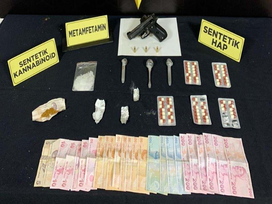 Sokak satıcılarına operasyon: 12 şüpheli tutuklandı