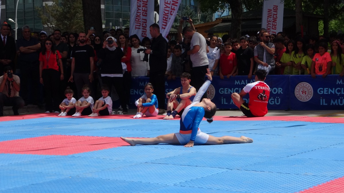 Atatürk’ü Anma Gençlik ve Spor Bayramı'nın 105’inci yılı coşkuyla kutlandı