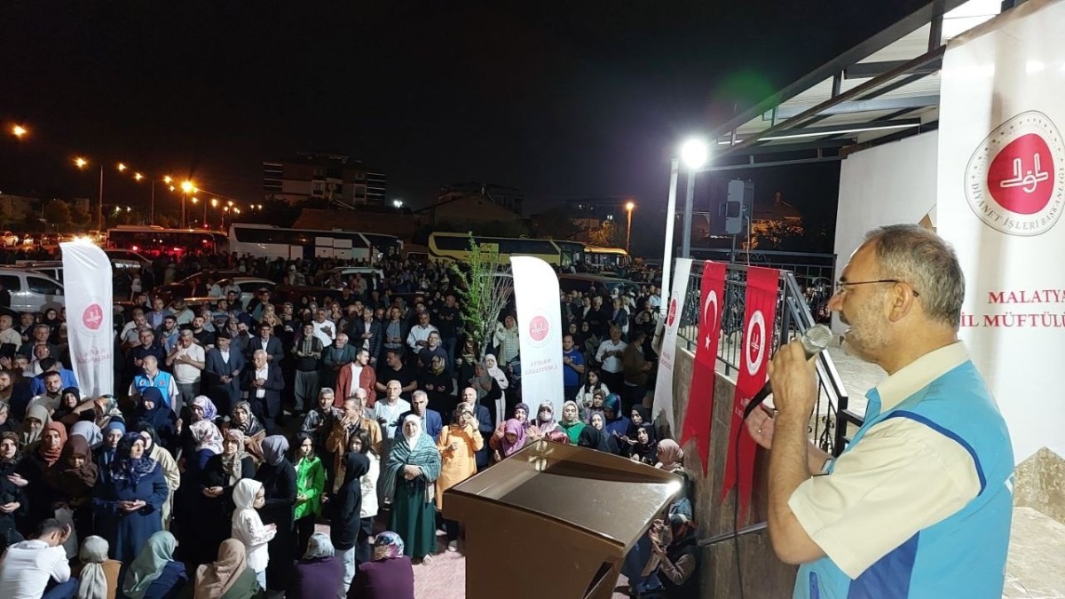 İlk Hac kafilesi dualarla uğurlandı
