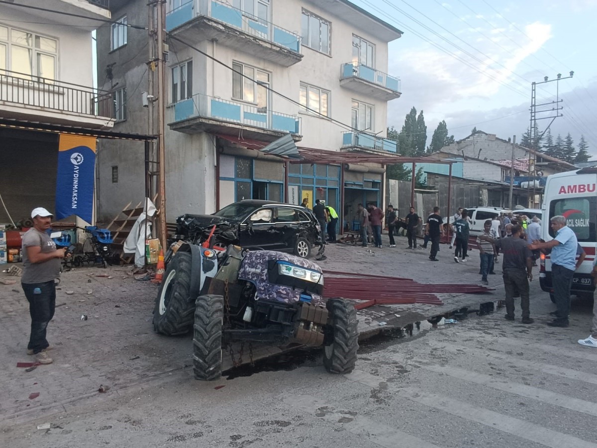 4 kişinin yaralandığı kazanının kamera görüntüleri ortaya çıktı