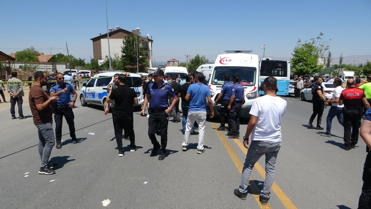 Polis memurunun karıştığı silahlı kavgada 3 ölü 2 yaralı