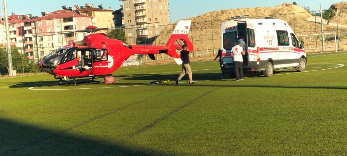 Ambulans helikopter Darende'de 2 hasta için havalandı