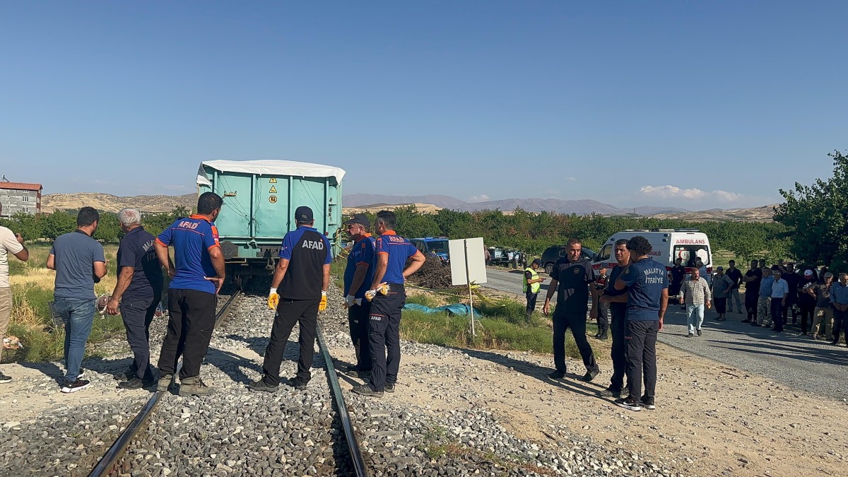 Feci tren kazası: 3 ölü, 1 ağır yaralı