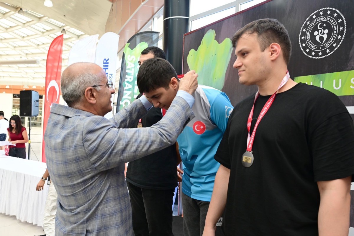 7. Uluslararası Altın Kayısı Satranç Turnuvası Ödül Töreni Yapıldı