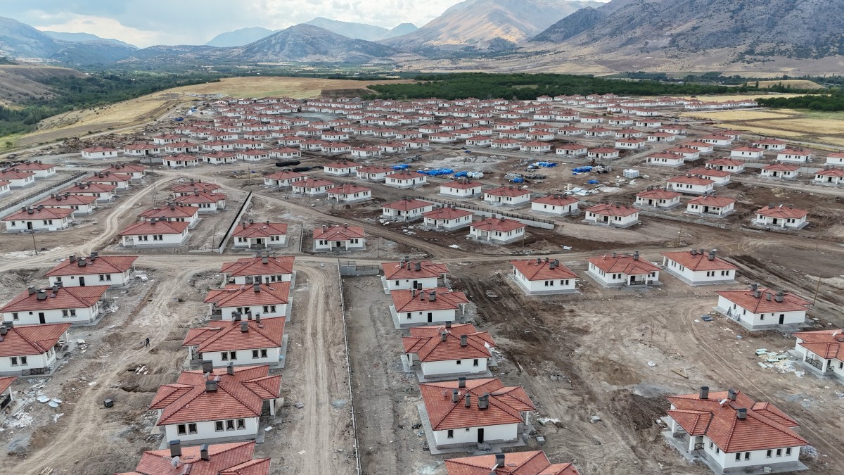 Köy evleri hızla tamamlanıyor