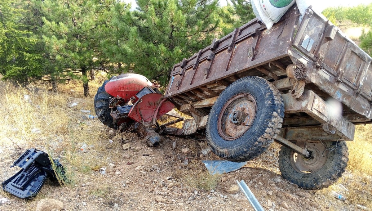 Traktör ile Yolcu otobüsü çarpıştı: 1 ölü 1 yaralı