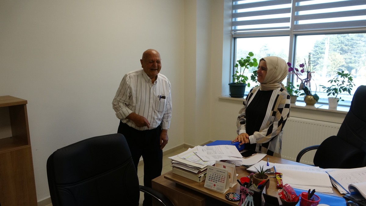 56 yıl görev yaptığı kurumdan 84 yaşında emekli oldu