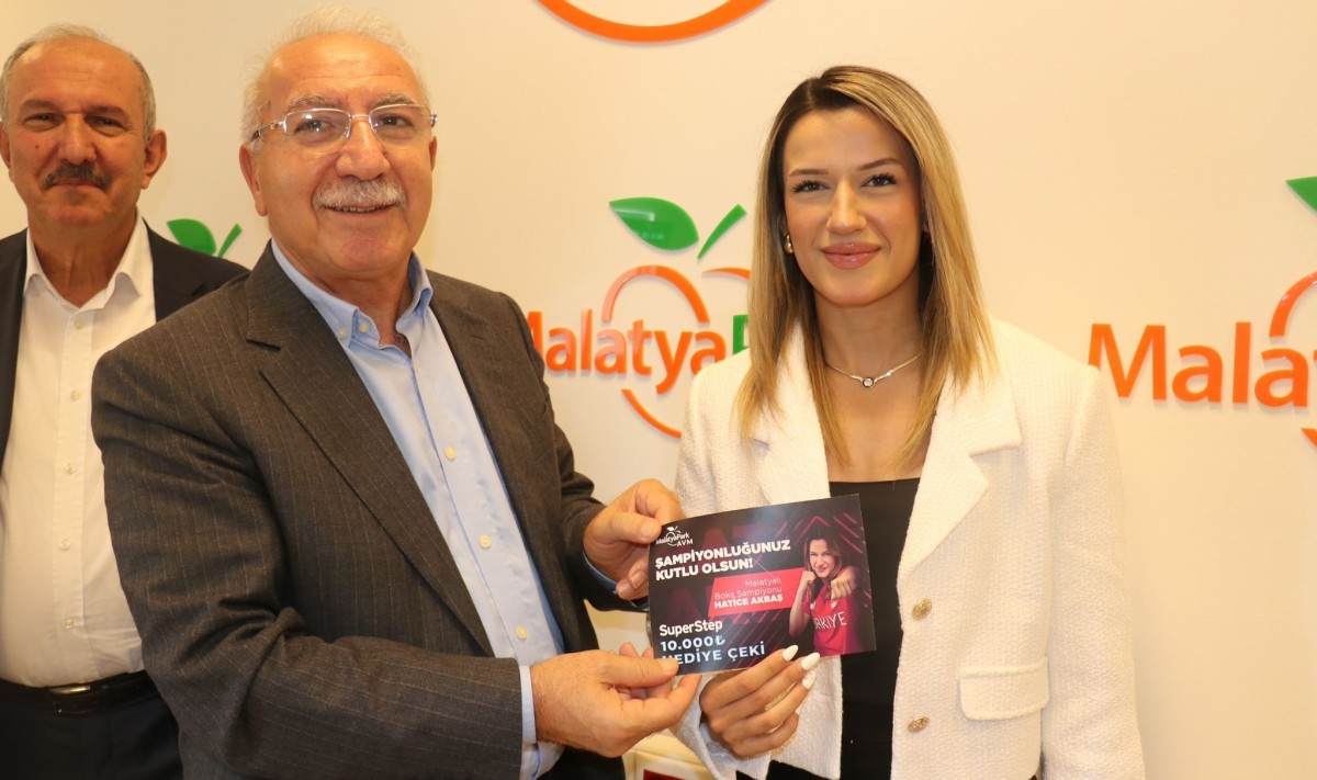 Hatice Akbaş'a Girişim Gurubu'ndan ödül
