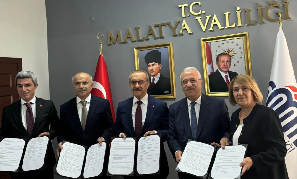 Rıdvan Mertöz'den Malatya'ya üçüncü okul! 