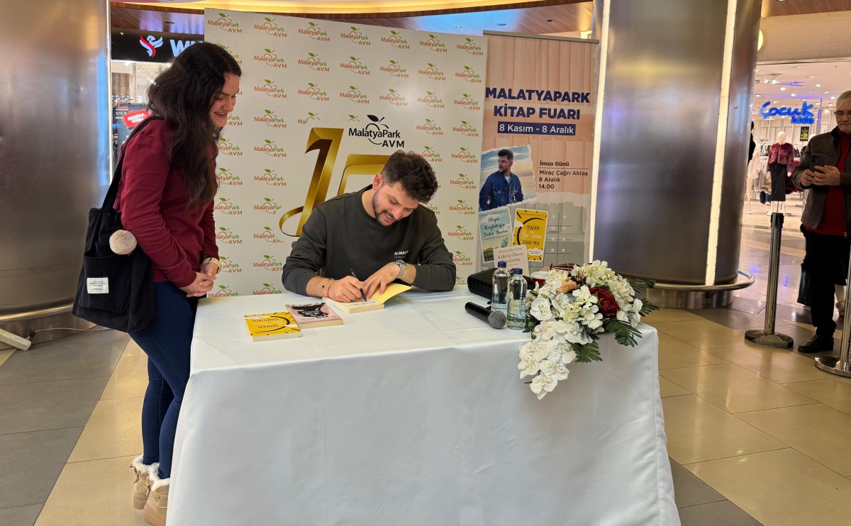 Yazar Aktaş, Malatya'da Okurlarıyla Buluştu