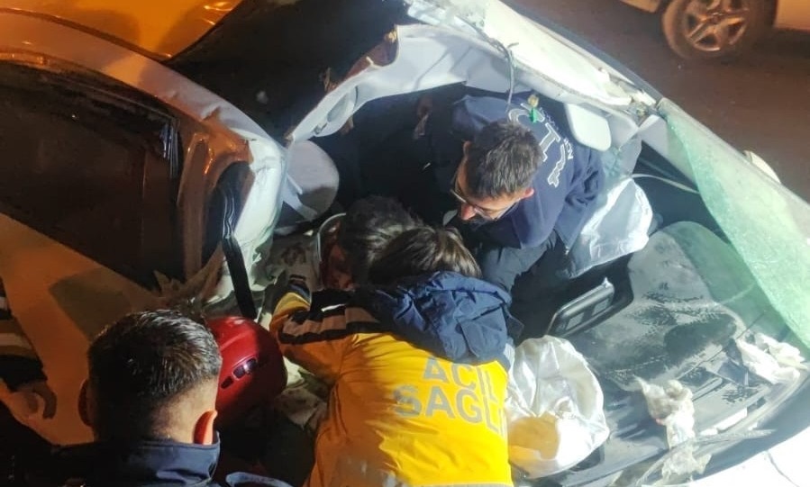 Alt geçitte kaza: 1’i ağır 4 yaralı