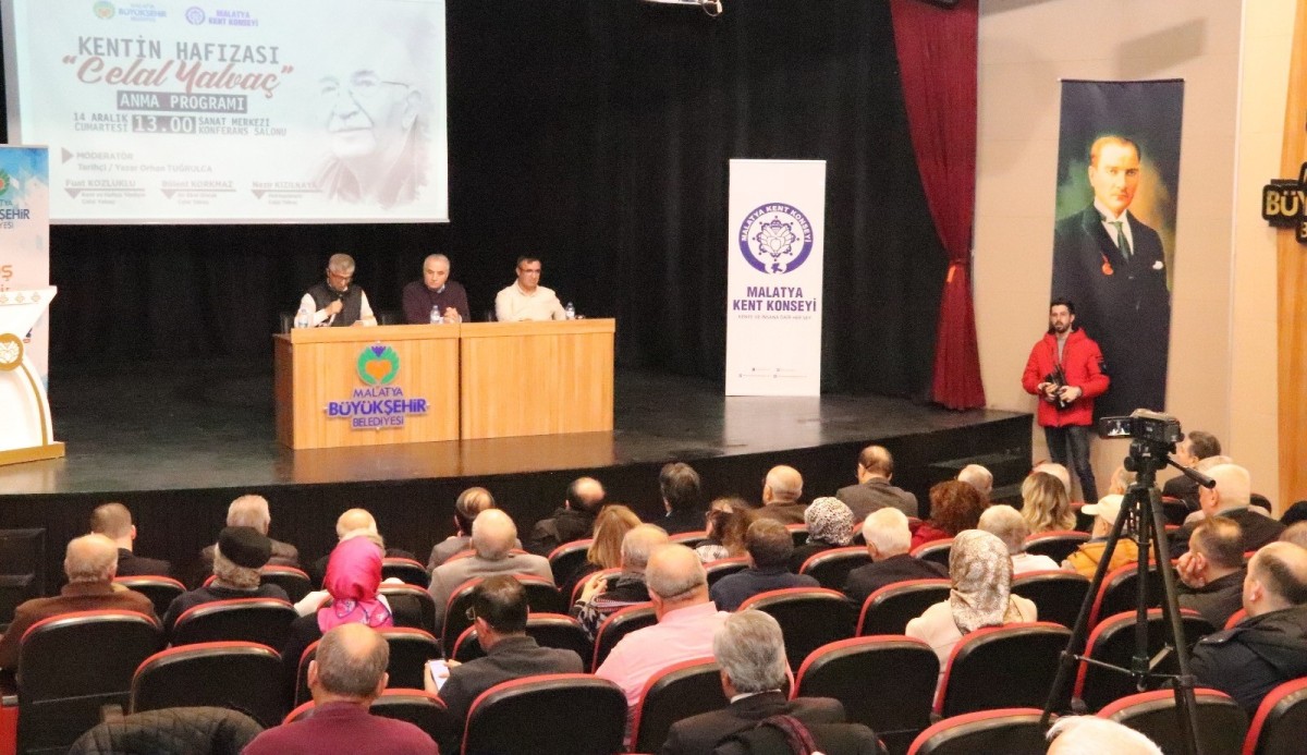 Gazeteci Celal Yalvaç düzenlenen panelle anıldı