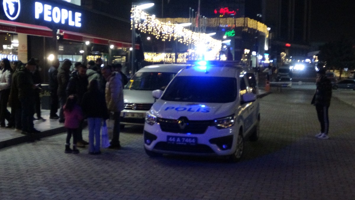 İki grup arasında çıkan bıçaklı kavgada 2 kişi yaralandı