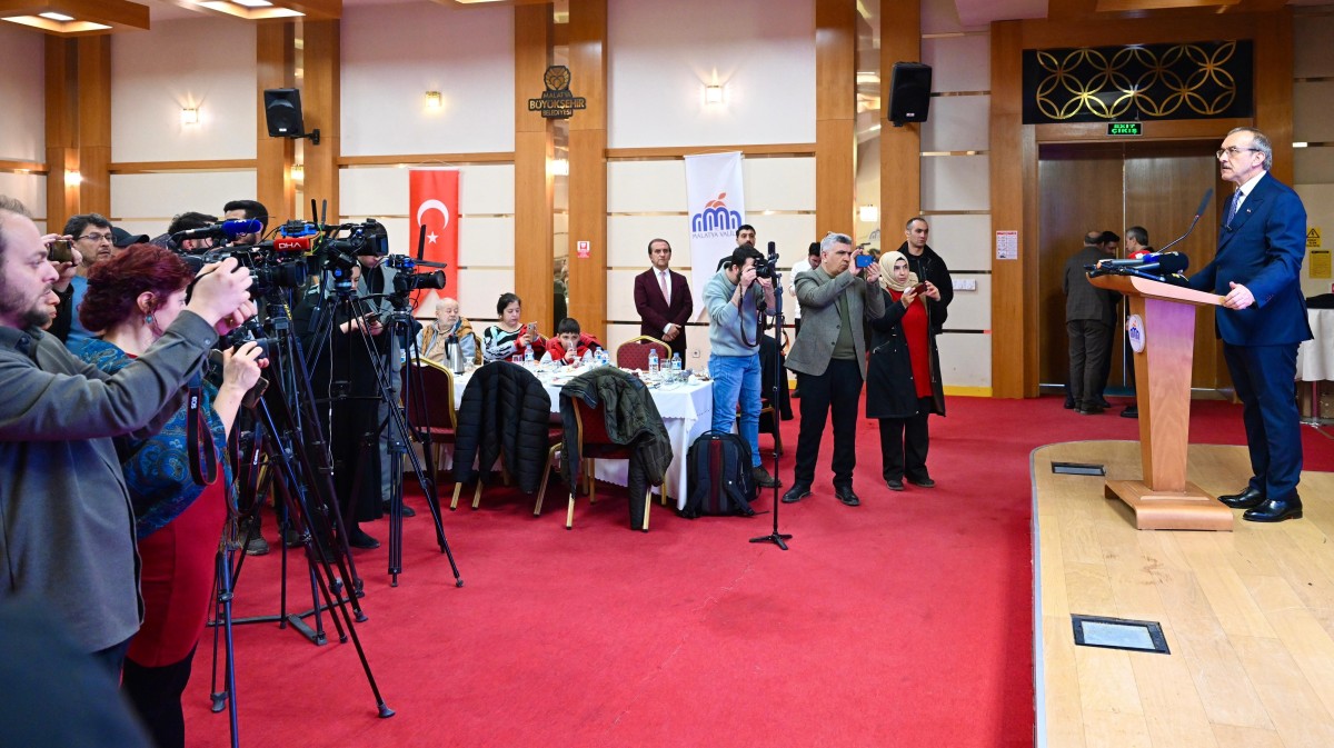 Vali Seddar Yavuz, deprem sonrası yapılan çalışmaları ve güvenlik verilerini paylaştı