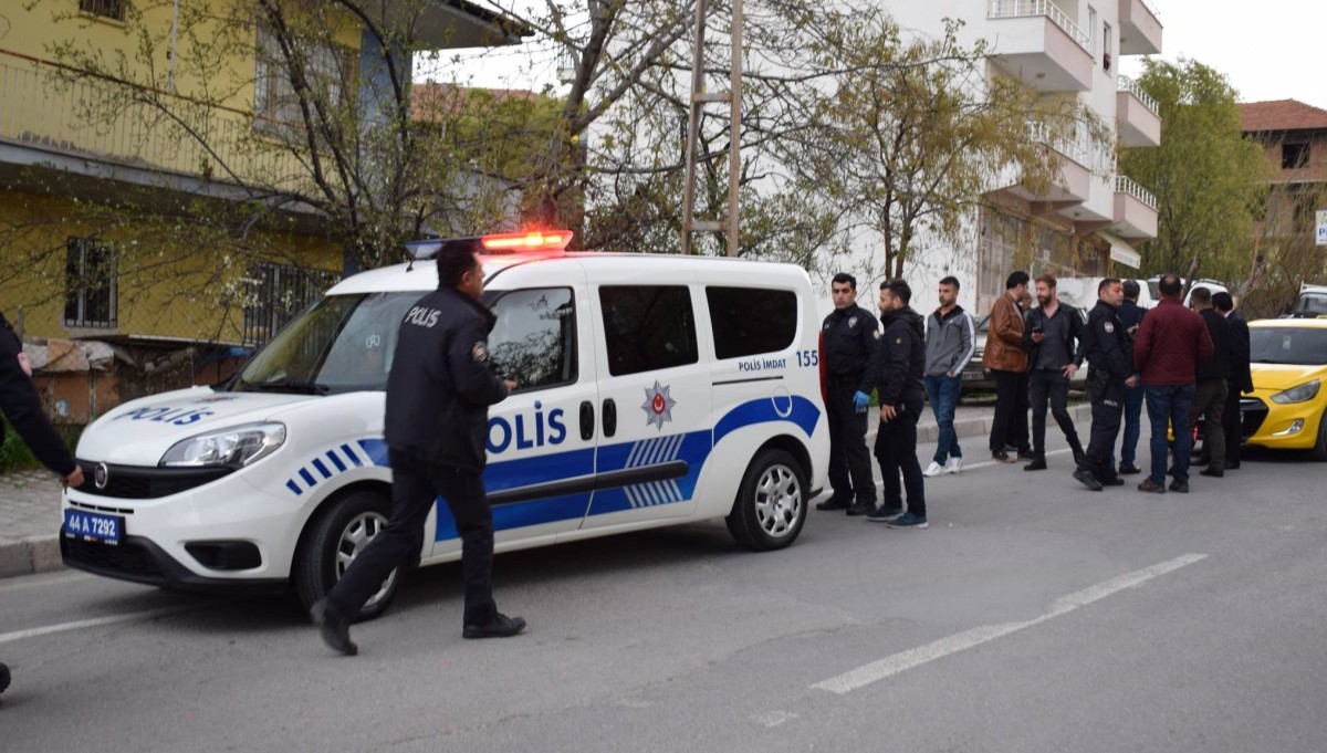 Husumetlilerini alıkoymaya çalışan 3 zanlı yakalandı
