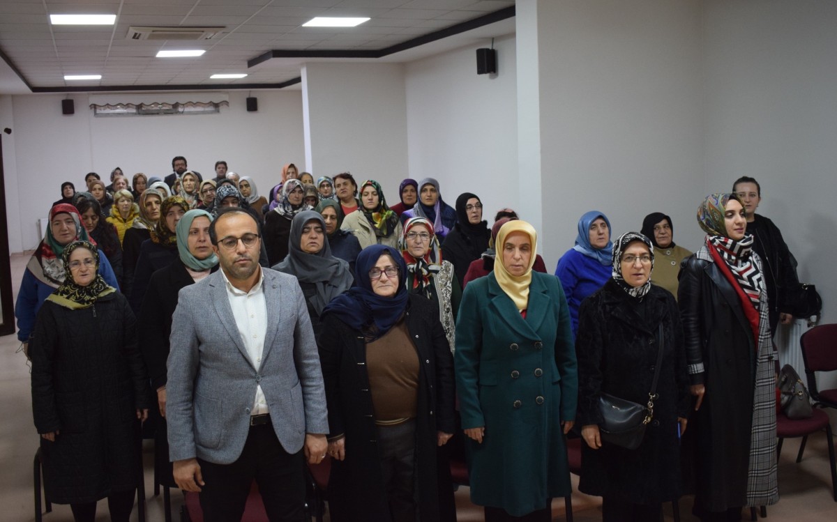 Kadın Akademisi programının ilk dersi medya okuryazarlığı