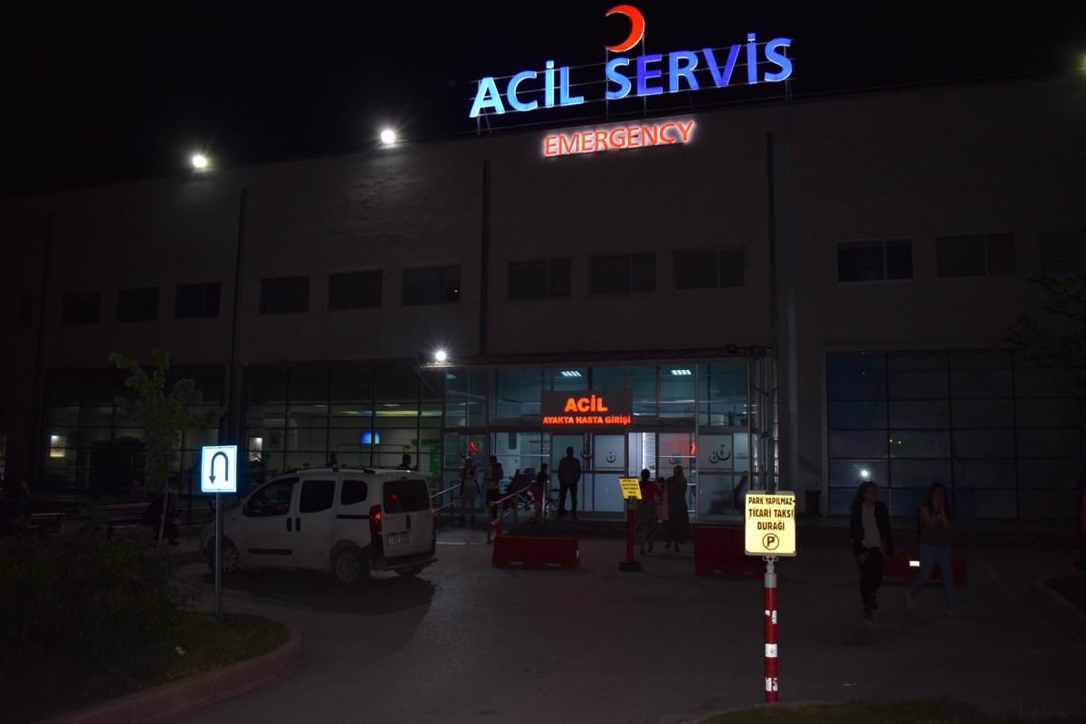 Battalgazi'de bıçaklı kavga: 3 yaralı