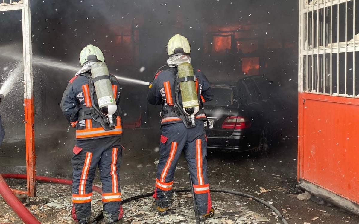 Sanayi Sitesinde korkutan iş yeri yangını