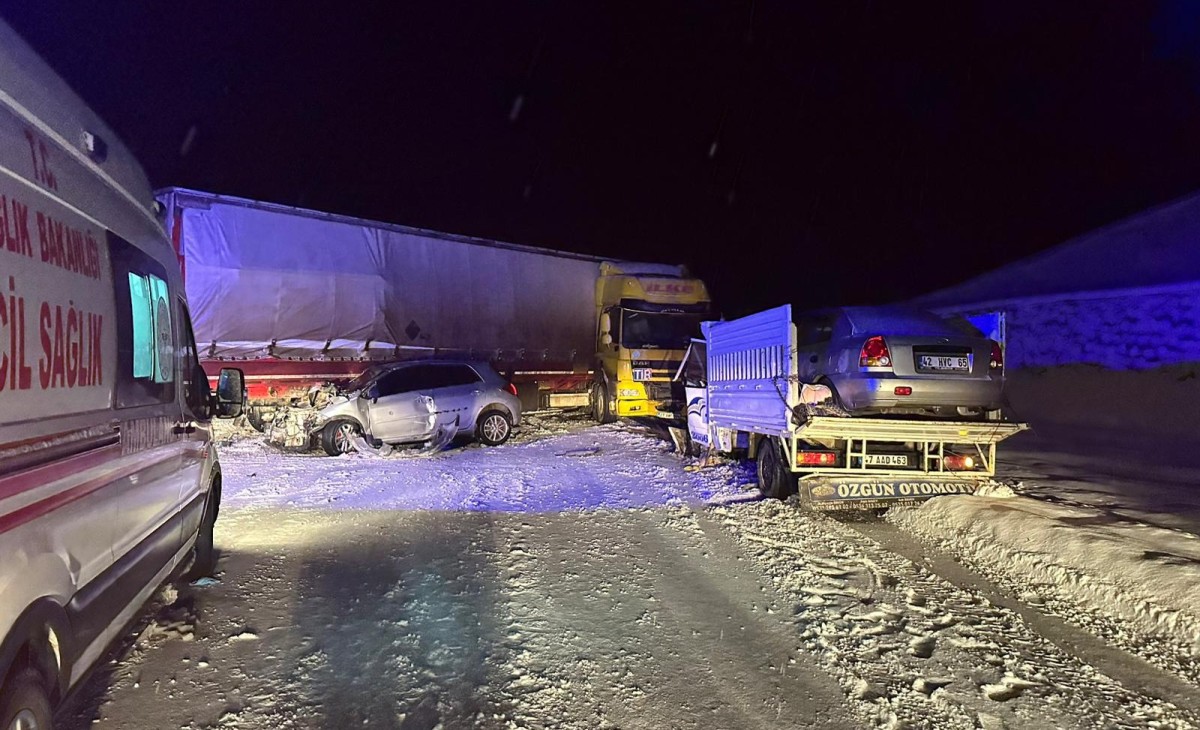  3 aracın karıştığı zincirleme trafik kazasında 3 kişi yaralandı