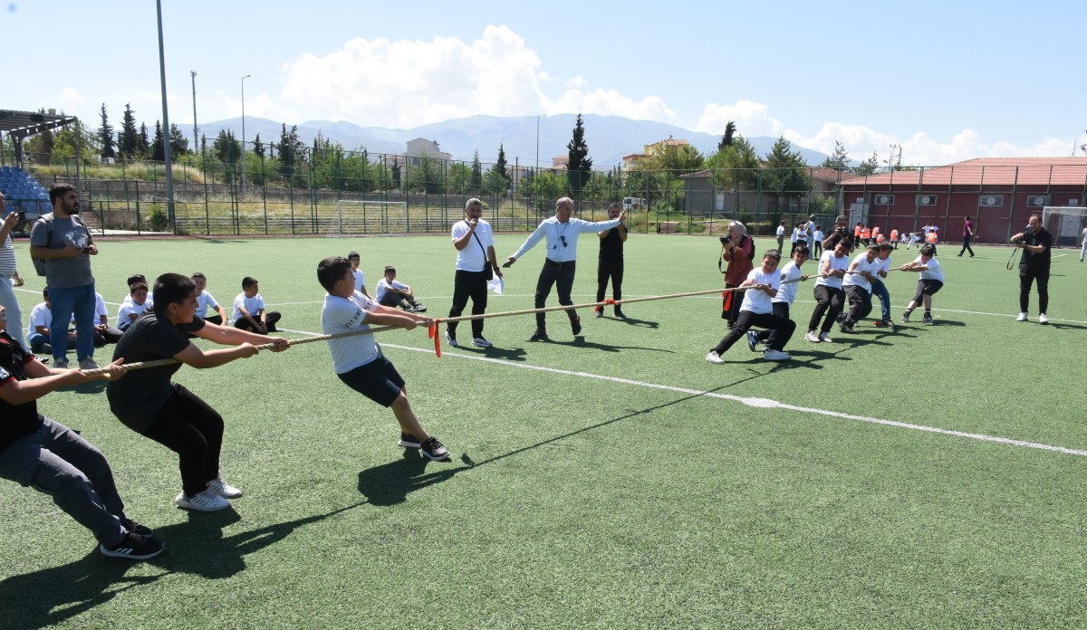 77'den 7'ye Çocuk Oyunları Şenliği düzenlendi