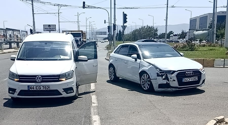 Elazığ yolu üzerinde trafik kazası: 2 yaralı