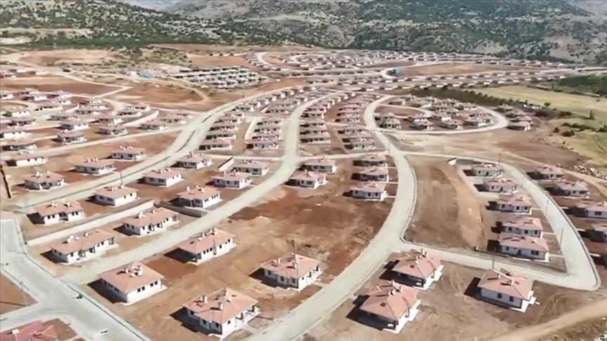  Yapımı tamamlanan 279 iş yerinin teslimatı salı günü yapılacak