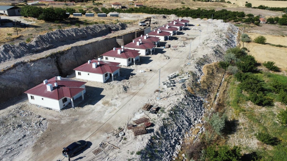 Yazıhan'ın mahalleleri yeniden hayat buluyor