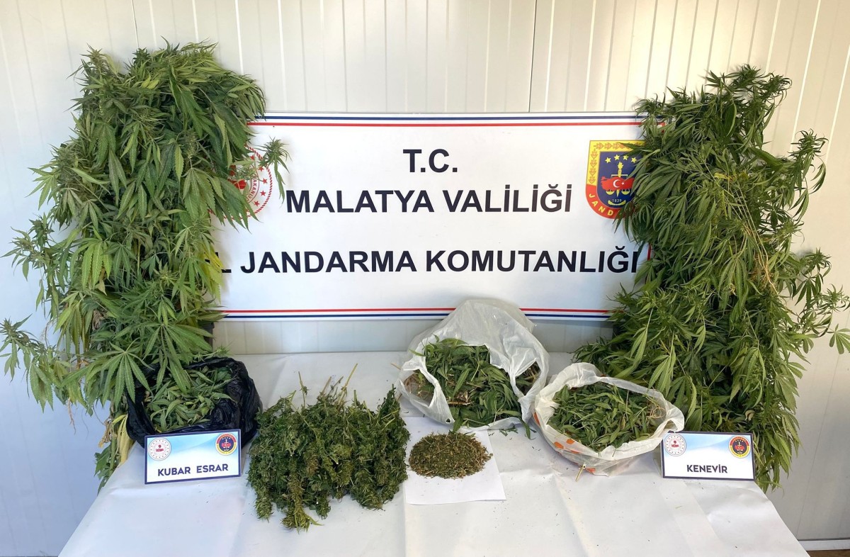 Kaçakçılık ve Narkotik Operasyonunda Çok Sayıda Suç Unsuru Ele Geçirildi