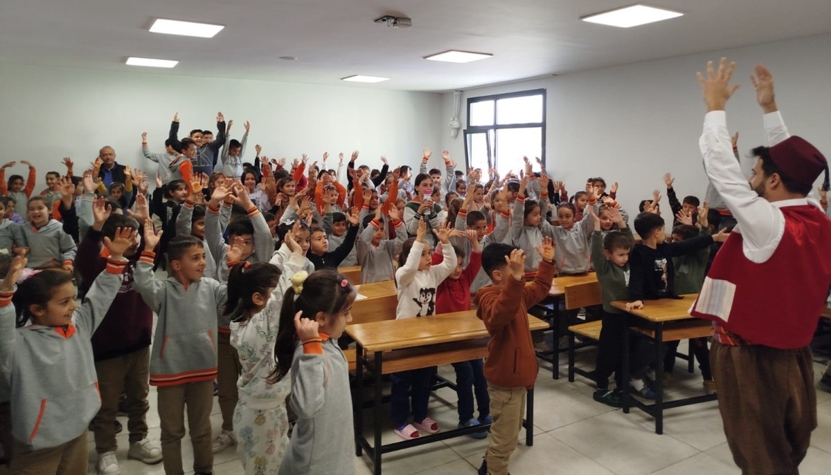 Şehir Tiyatrosu Öğrencilerle Buluştu