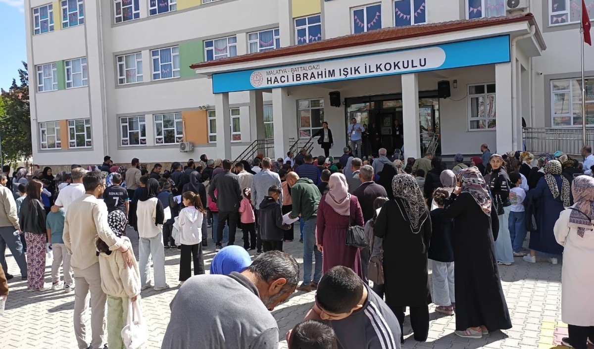  Hafızlık Projesine Yoğun İlgi: 1299 Öğrenci Sınava Katıldı