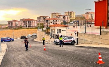 Huzurlu Sokaklar Uygulaması: 10 Aranan Şahıs Yakalandı