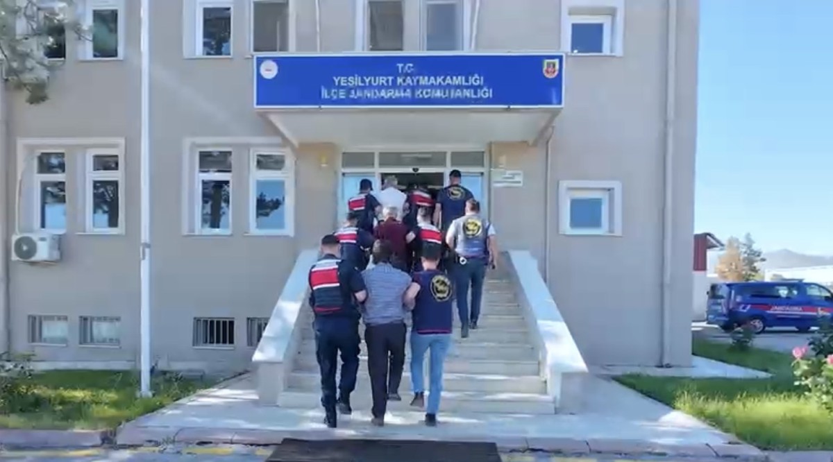 60 Yıllık Ceza ile Aranan 2 Firari Yakalandı