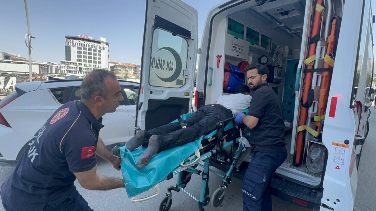 Terminal Caddesi’nde Bıçaklı Kavga: 1 Yaralı