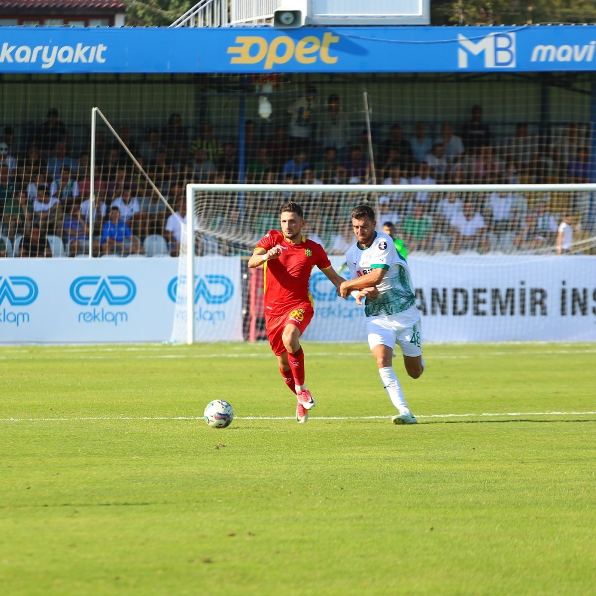 Yeni Malatyaspor'un kötü performansı, ilk haftadan taraftarları düşündürdü