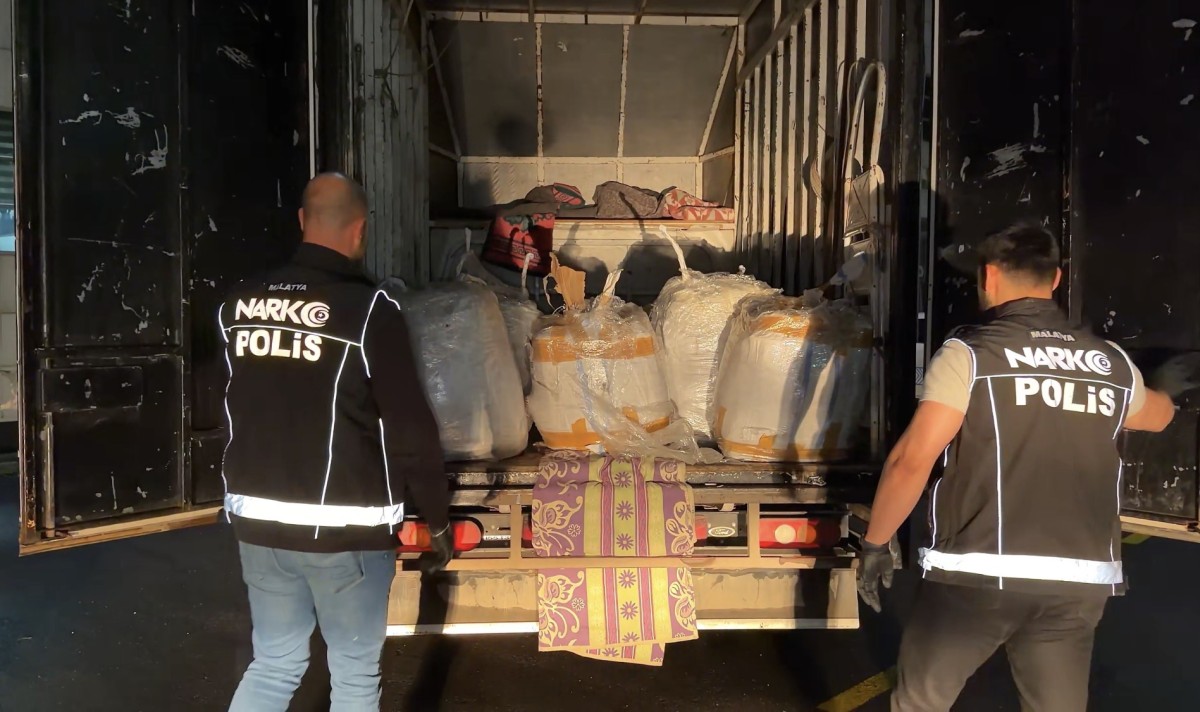 Rekor Uyuşturucu Operasyonu: 166 Bin Sentetik Hap Ele Geçirildi
